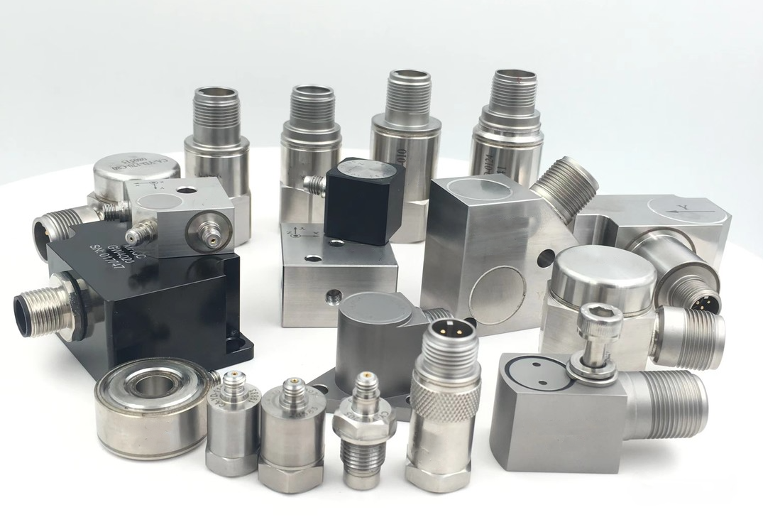IEPE accelerometer sensor for industrial vibration testing and NI DAQ data acquisition